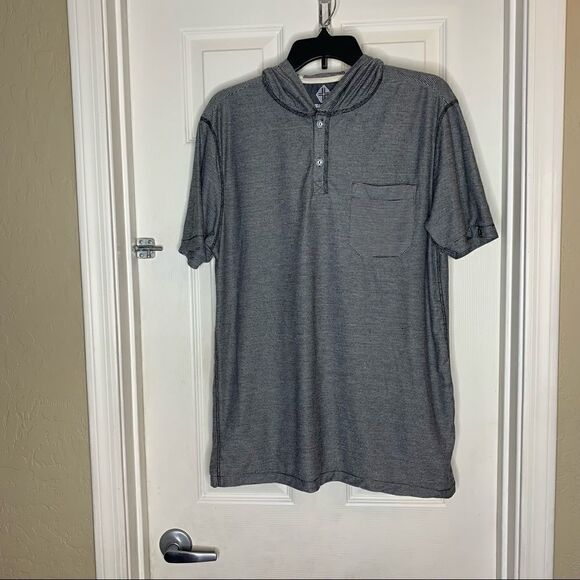 Swiss Cross Hooded Short Sleeve Shirt Size Large - Picture 4 of 9